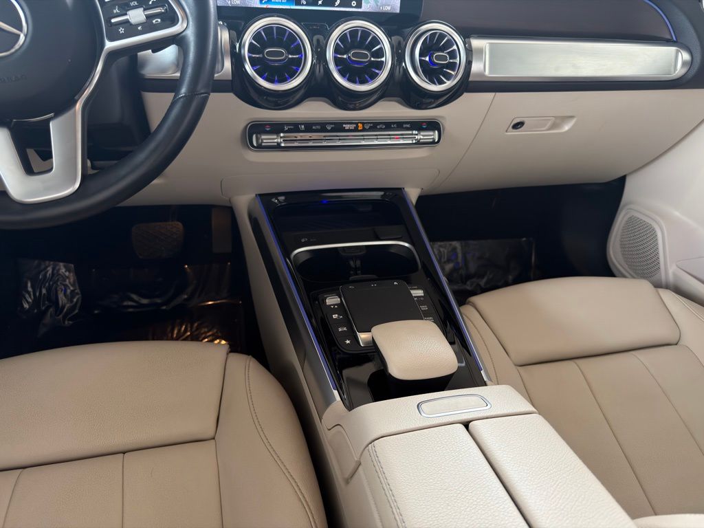 Thumbnail: 2023 Mercedes-Benz GLB - 16