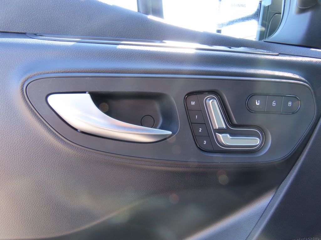 Thumbnail: 2025 Mercedes-Benz Sprinter - 21