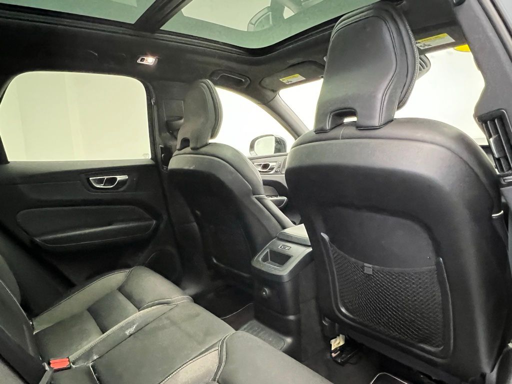 Thumbnail: 2021 Volvo XC60 - 8