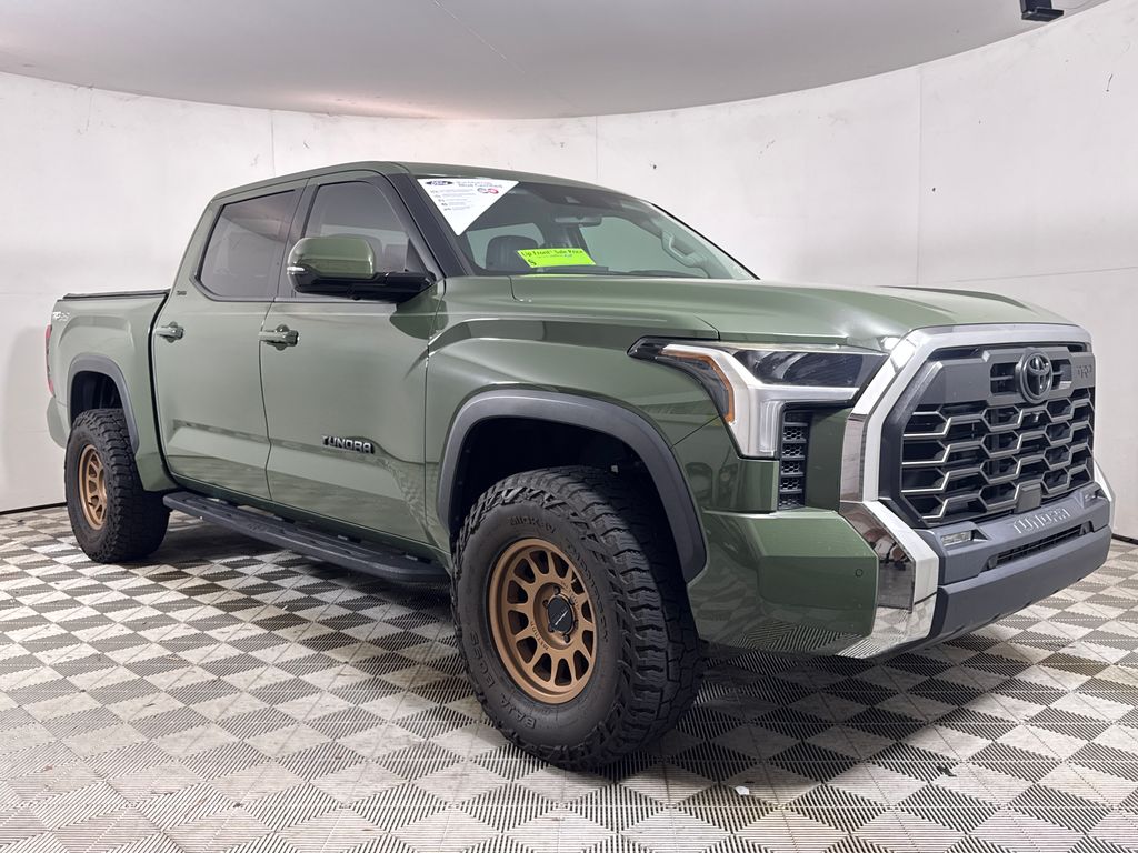  2022 Toyota Tundra SR5 CrewMax Cab 4WD   