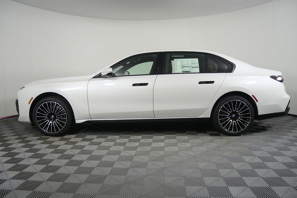 Thumbnail: 2026 BMW 7 Series - 6