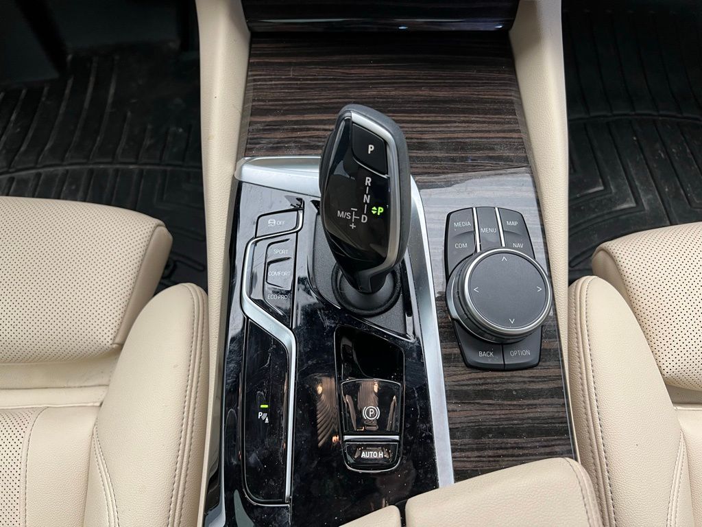 Thumbnail: 2023 BMW 5 Series - 12