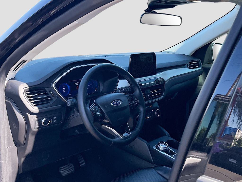 Used 2022 Black Ford SEL image 9