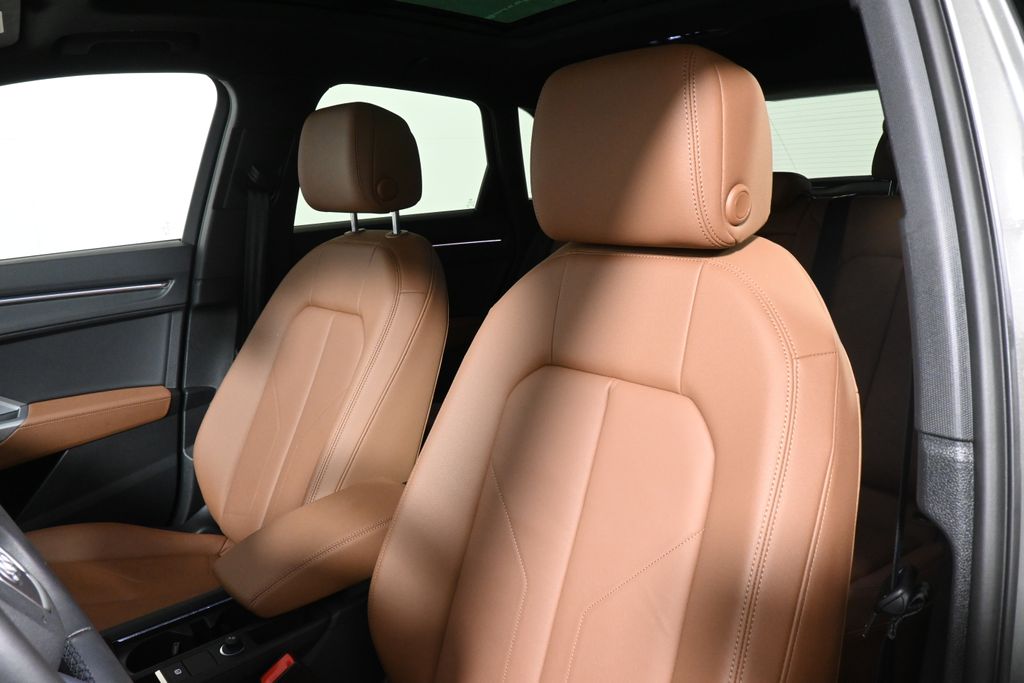 Thumbnail: 2025 Audi Q3 - 16