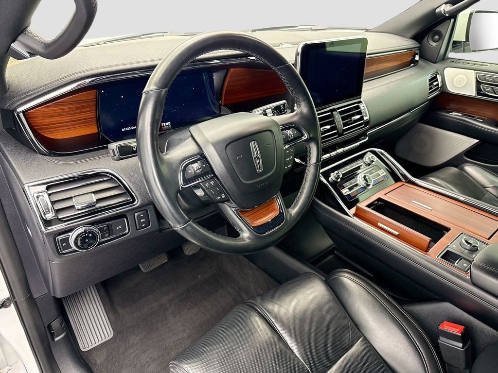Thumbnail: 2020 Lincoln Navigator - 9