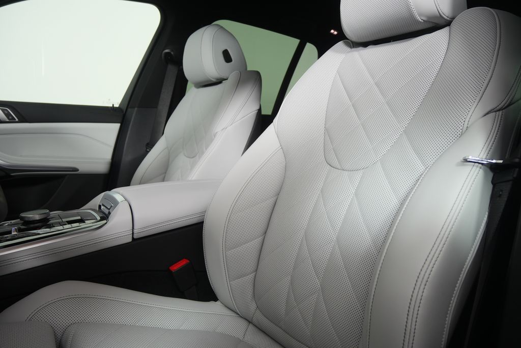 Thumbnail: 2026 BMW X5 - 10