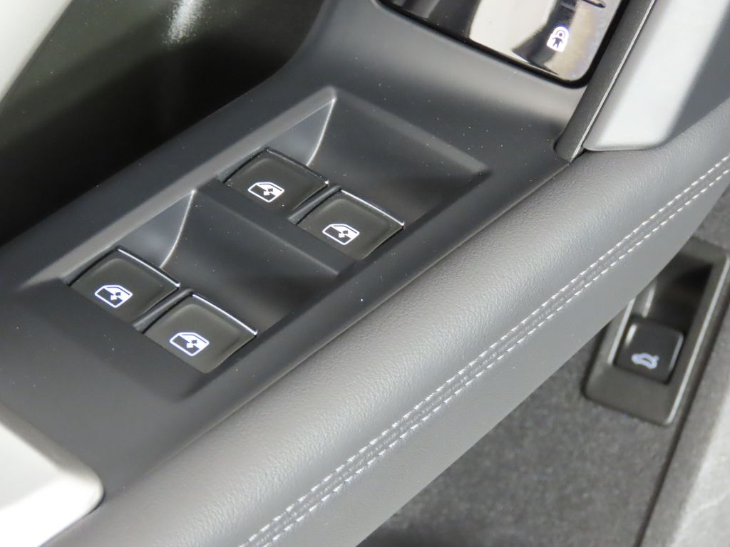 Thumbnail: 2025 Audi Q5 - 29