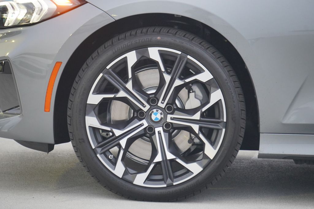 Thumbnail: 2025 BMW 3 Series - 5