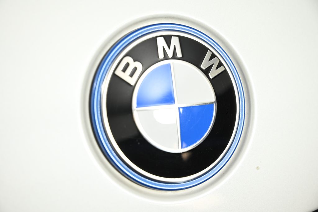 Thumbnail: 2023 BMW 3 Series - 13