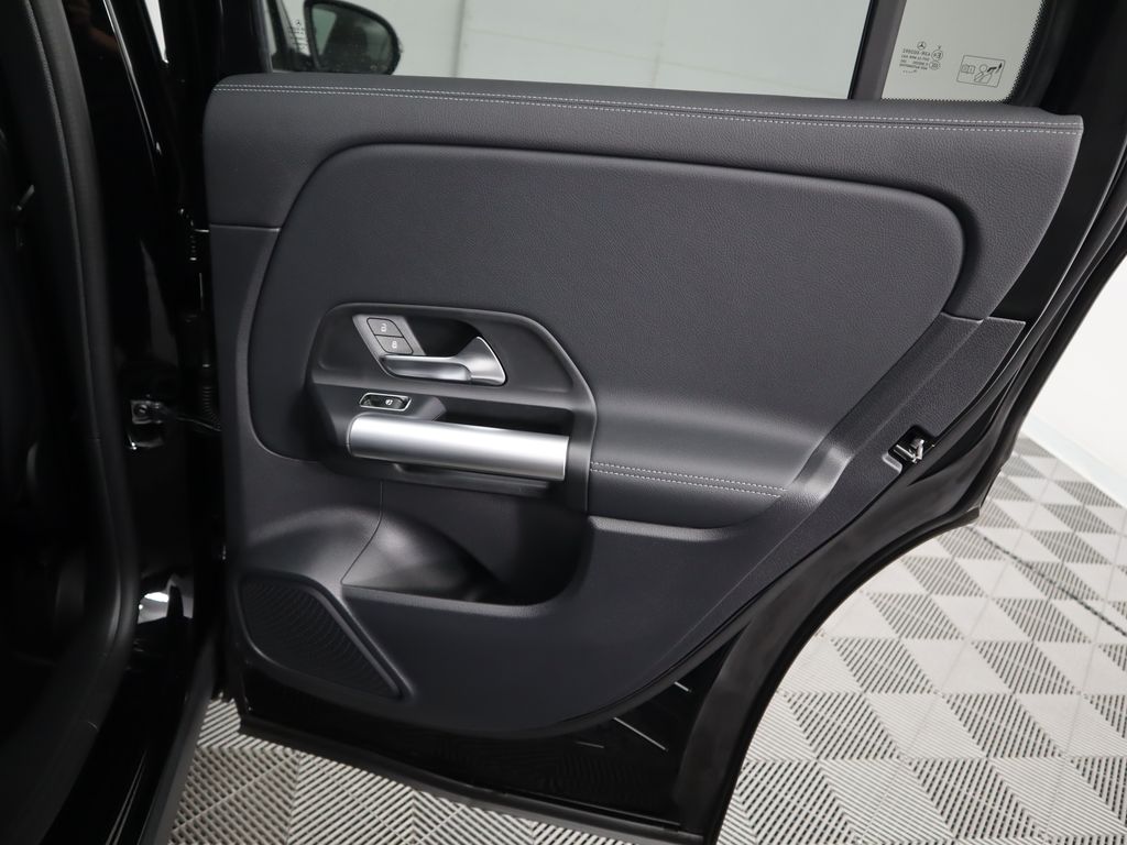 Thumbnail: 2025 Mercedes-Benz GLA - 27