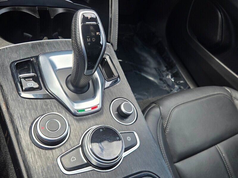 2024 ALFA ROMEO Stelvio - $22,812