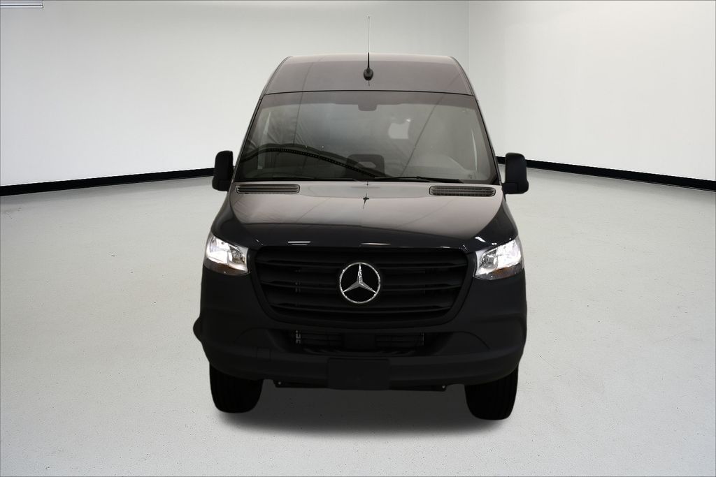 Thumbnail: 2025 Mercedes-Benz Sprinter - 3