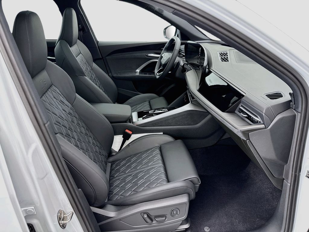 Thumbnail: 2026 Audi SQ5 - 19
