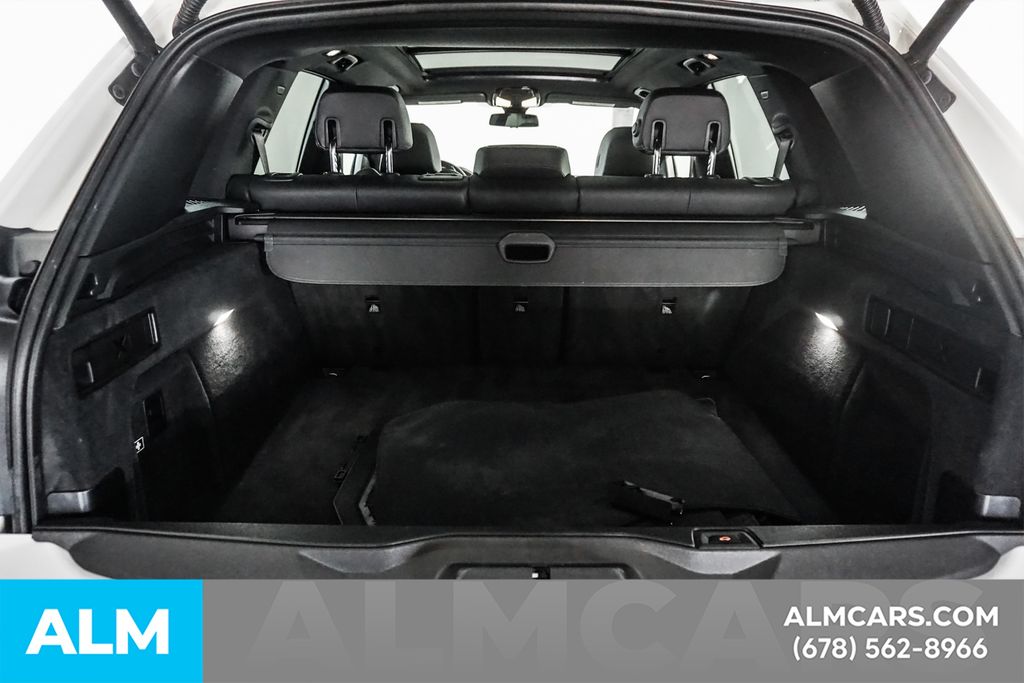 Used 2022 White BMW xDrive40i image 21