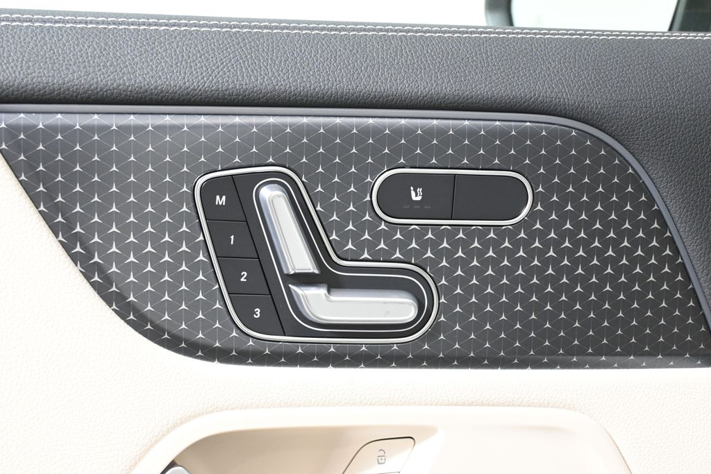 2025 Mercedes-Benz GLA 250 4MATIC 23