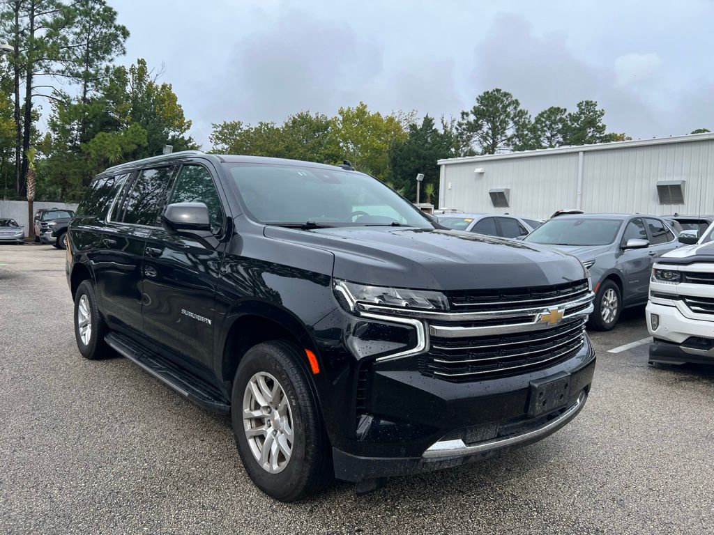 2023 Chevrolet Suburban LT 2