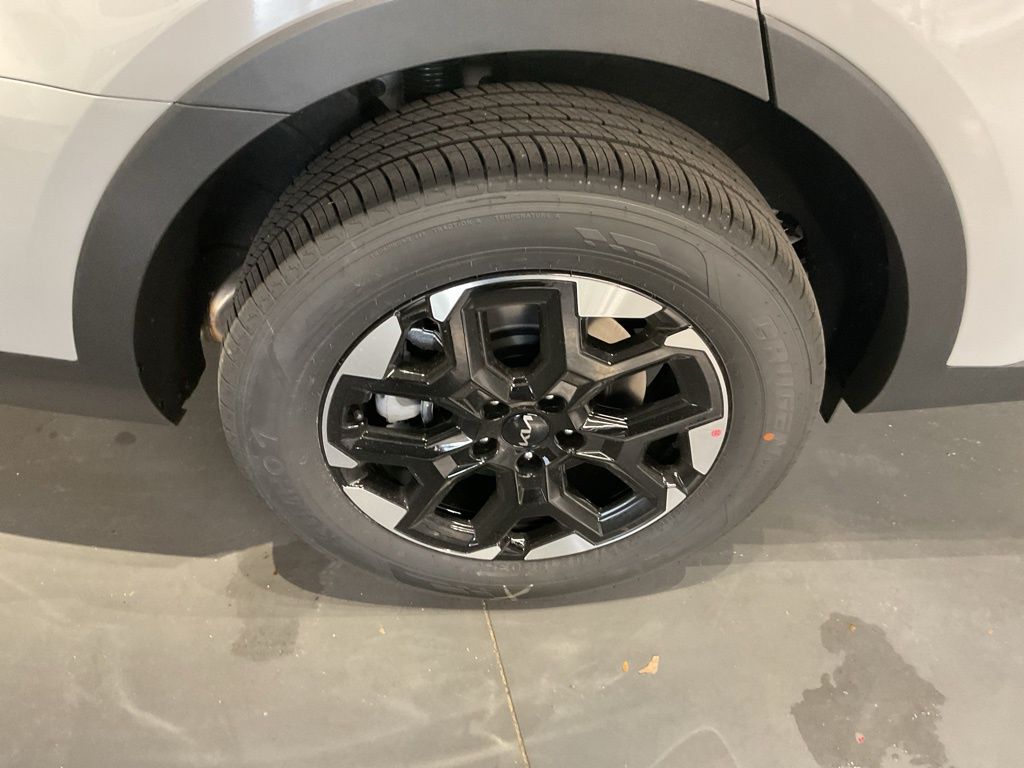 New 2026 Gray Kia S image 21