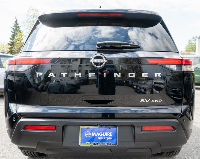 2022 Nissan Pathfinder SV - 6
