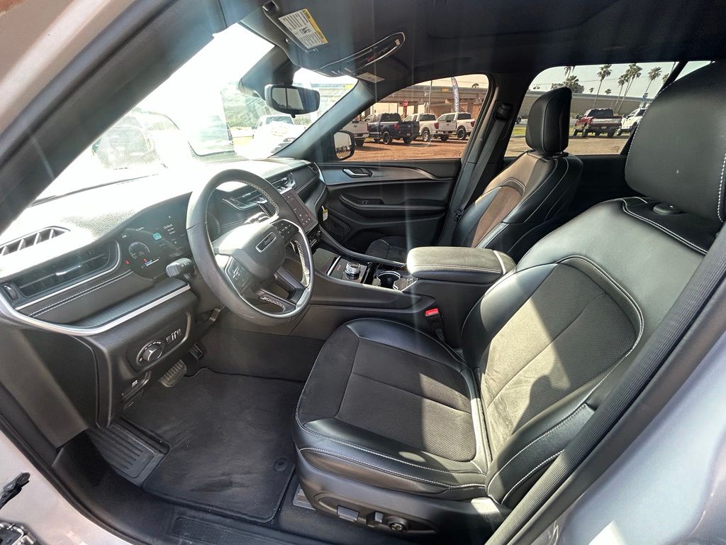 Used 2023 Silver Jeep Altitude X image 11