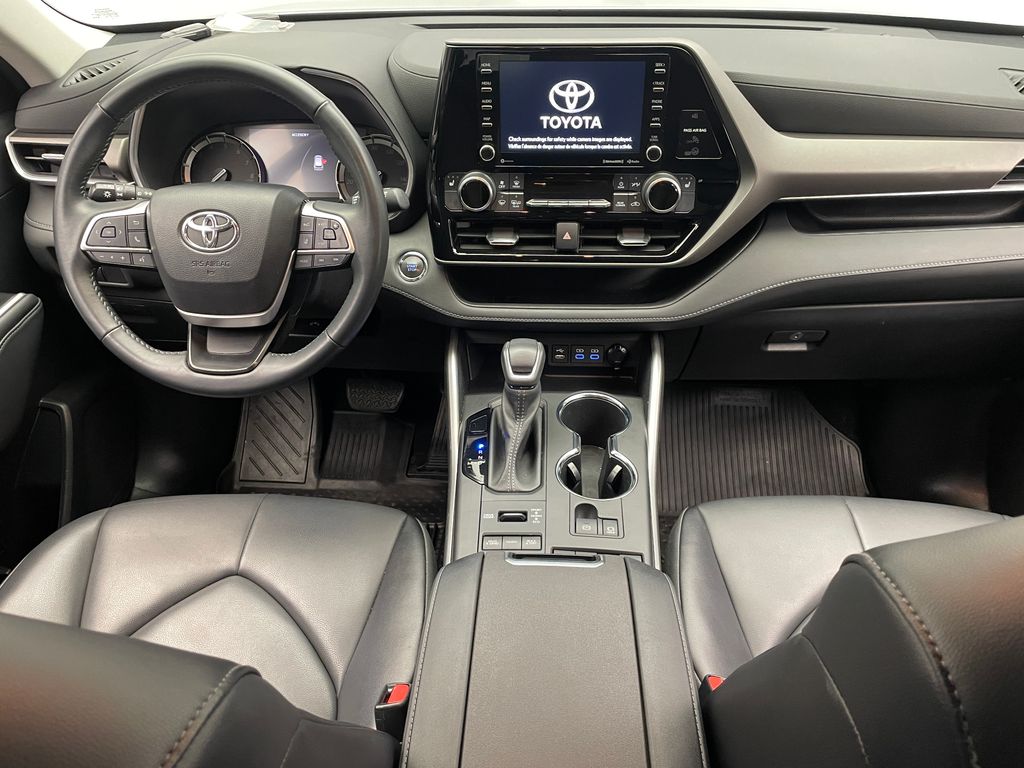2022 Toyota Highlander XLE 19