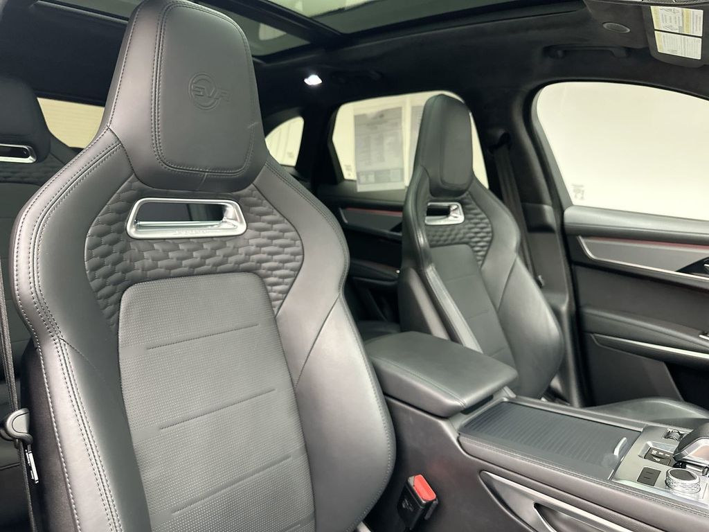 Thumbnail: 2023 Jaguar F-Pace - 6