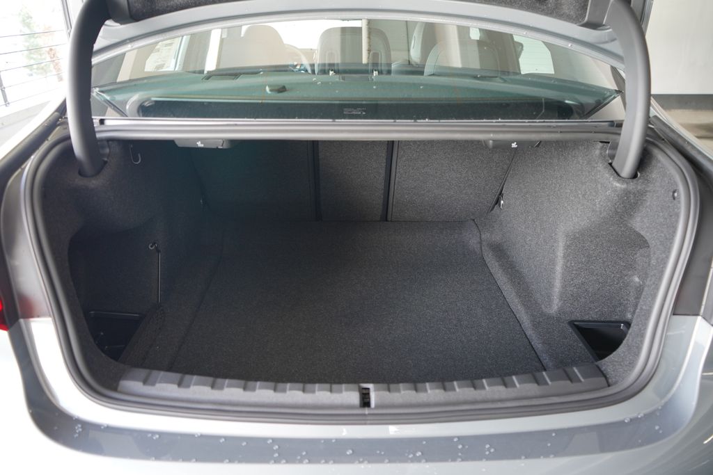 Thumbnail: 2026 BMW 3 Series - 21