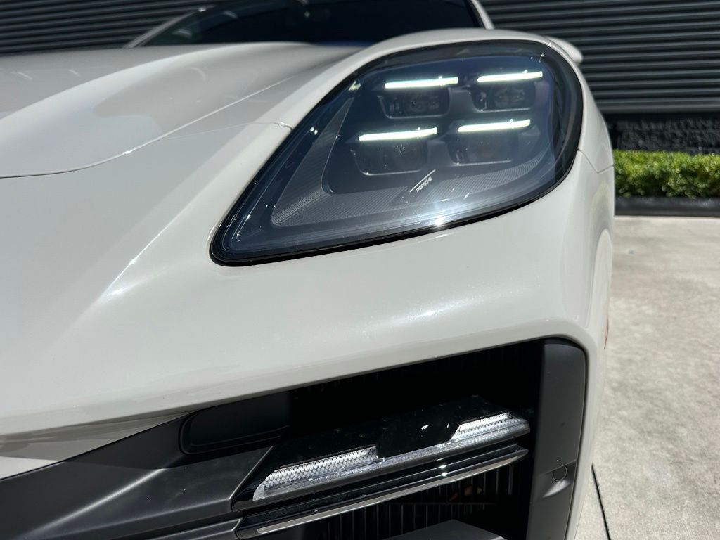 Thumbnail: 2026 Porsche Panamera - 9
