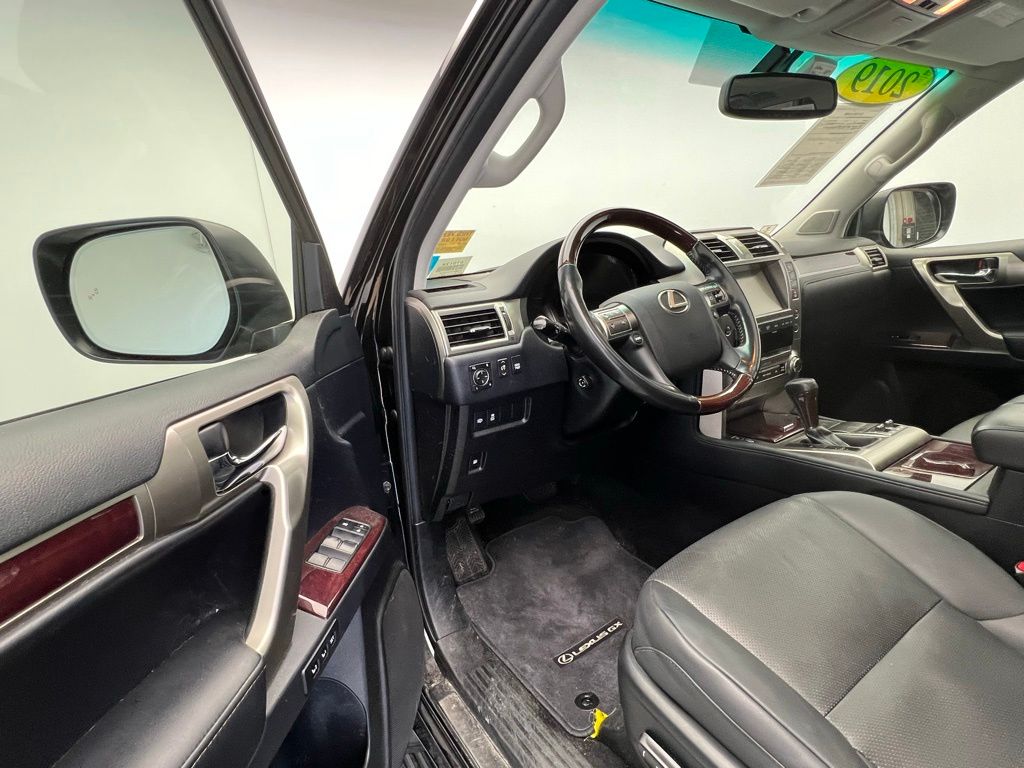 Thumbnail: 2019 Lexus GX - 6