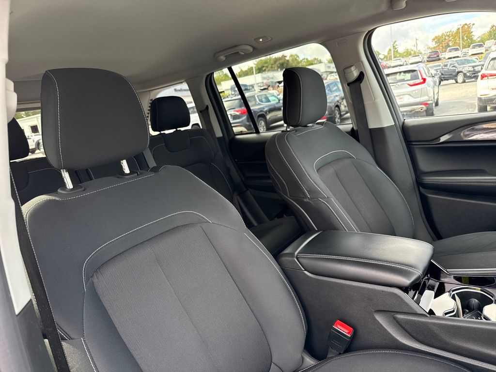 used 2022 Jeep Grand Cherokee car, priced at $25,780