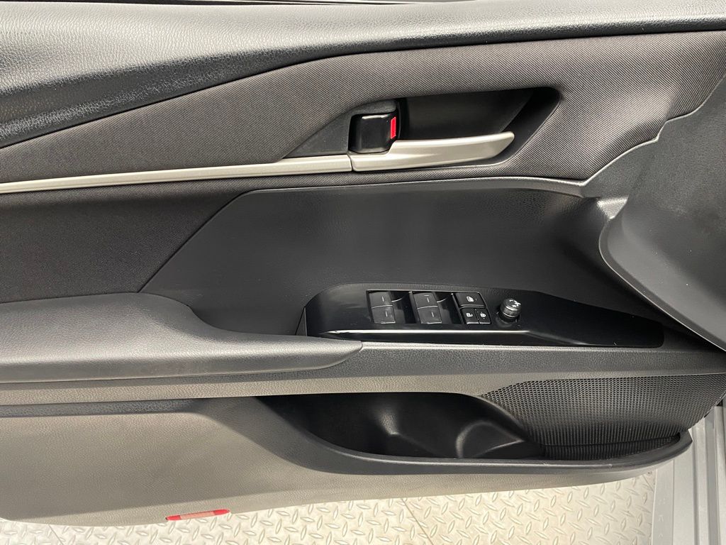 Thumbnail: 2025 Toyota Camry - 9