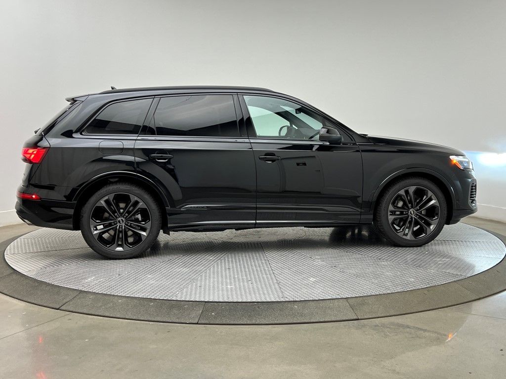 Thumbnail: 2026 Audi Q7 - 6