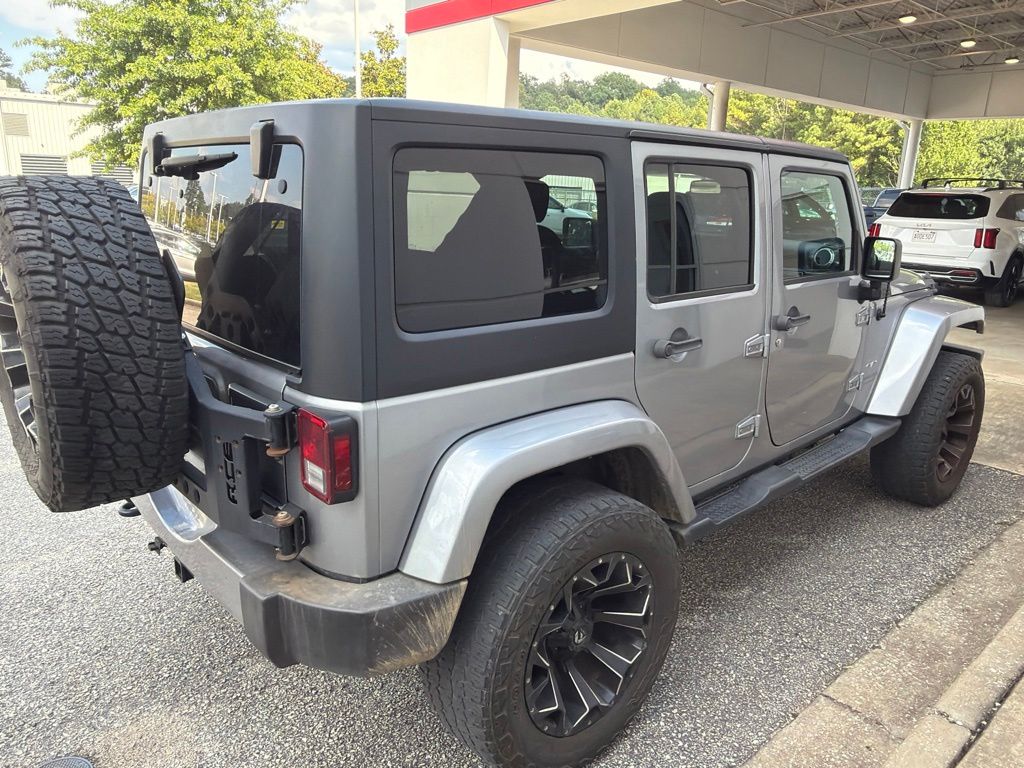Used 2018 Silver Jeep Unlimited Sahara image 3
