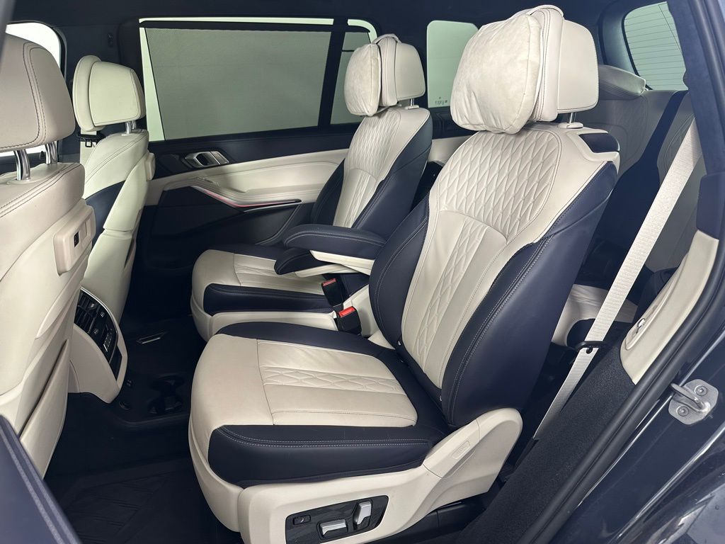 Thumbnail: 2022 BMW X7 - 24