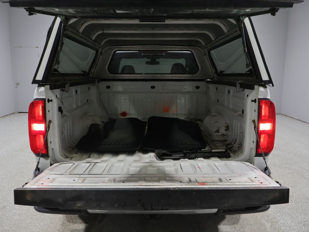 View vehicle photo 4