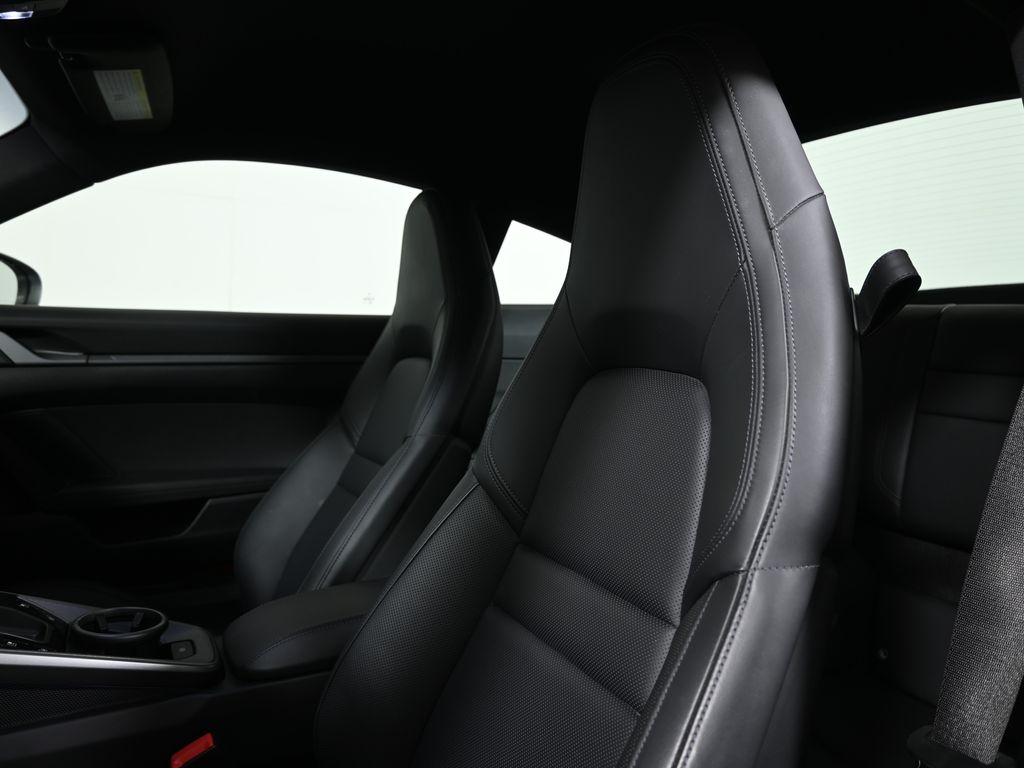 Thumbnail: 2022 Porsche 911 - 15