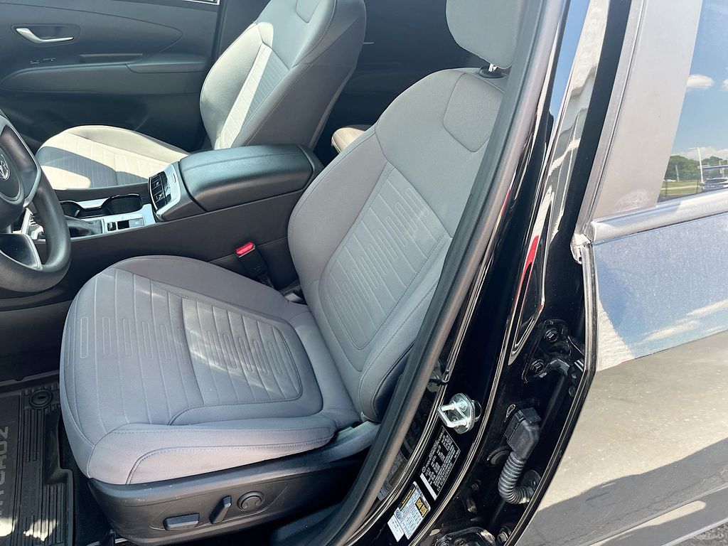 Used 2024 Black Hyundai SEL image 19