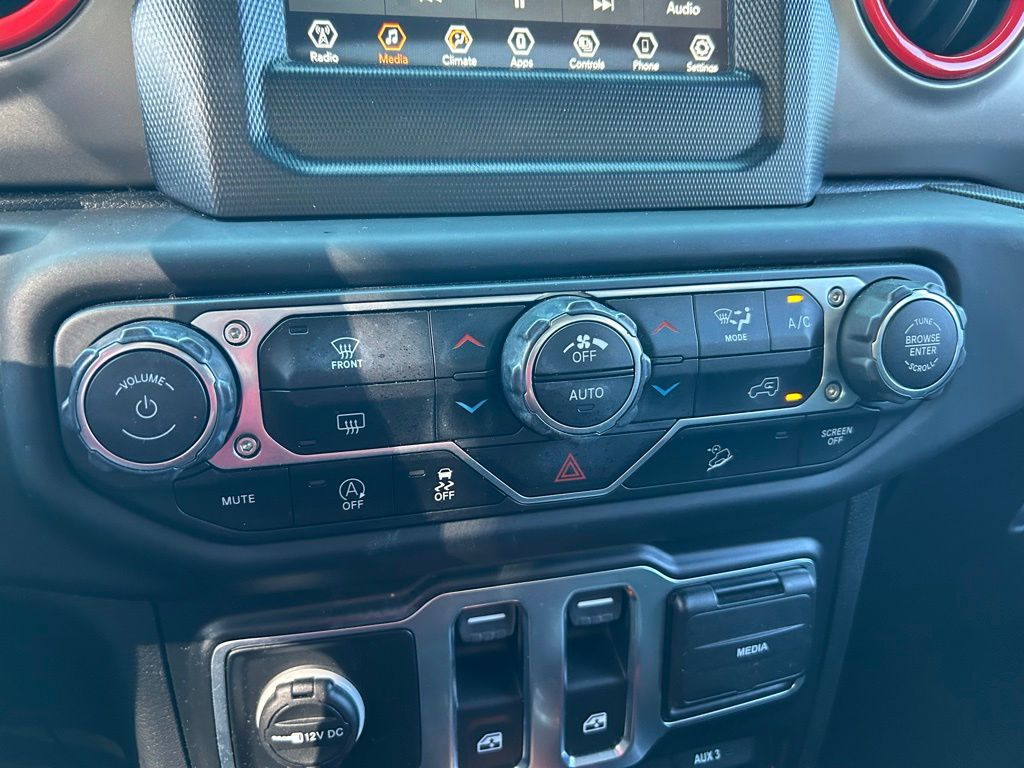 Thumbnail: 2021 Jeep Wrangler - 25