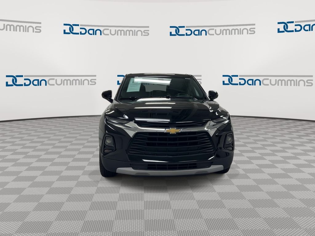 View vehicle photo 3