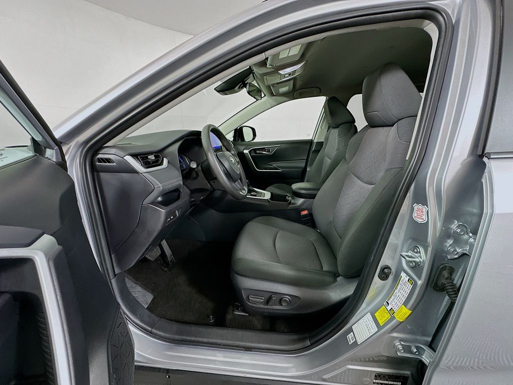 Thumbnail: 2025 Toyota RAV4 - 20