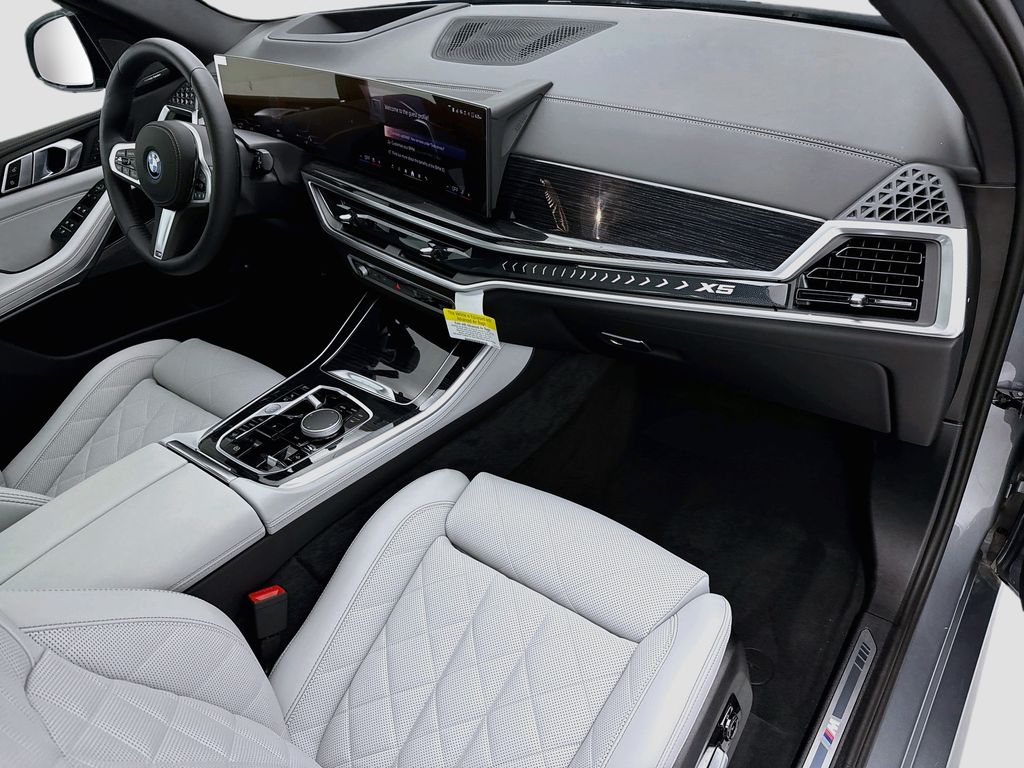 Thumbnail: 2026 BMW X5 - 16