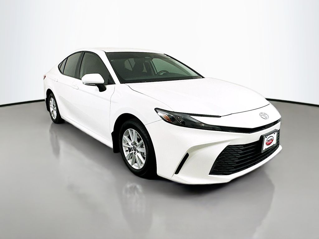 2025 Toyota Camry LE 3