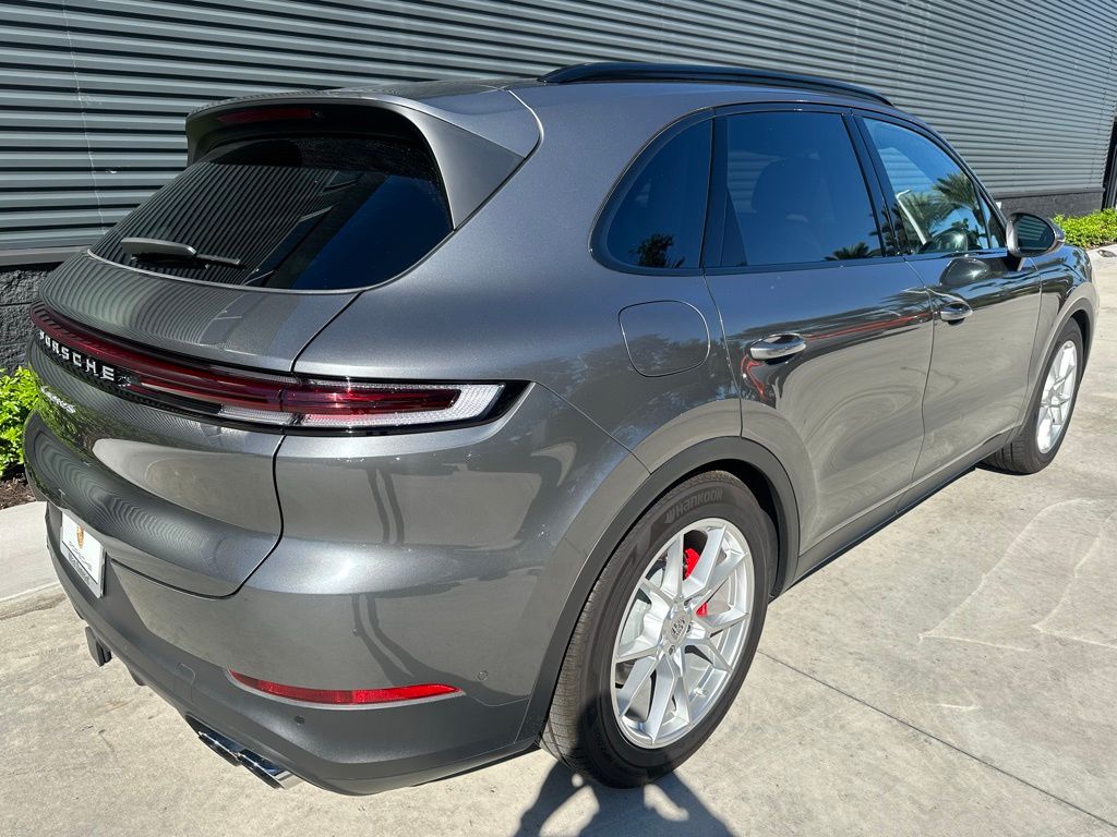 2024 Porsche Cayenne S 9