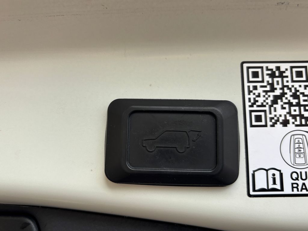 Thumbnail: 2022 Toyota RAV4 - 29