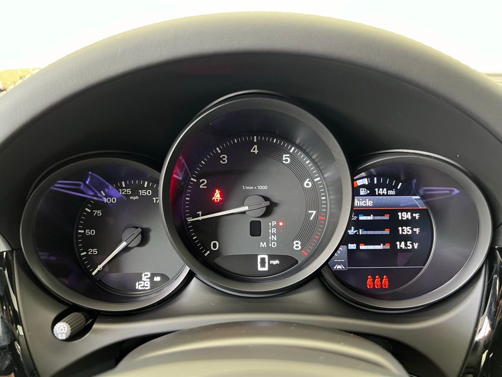Thumbnail: 2025 Porsche Macan - 10