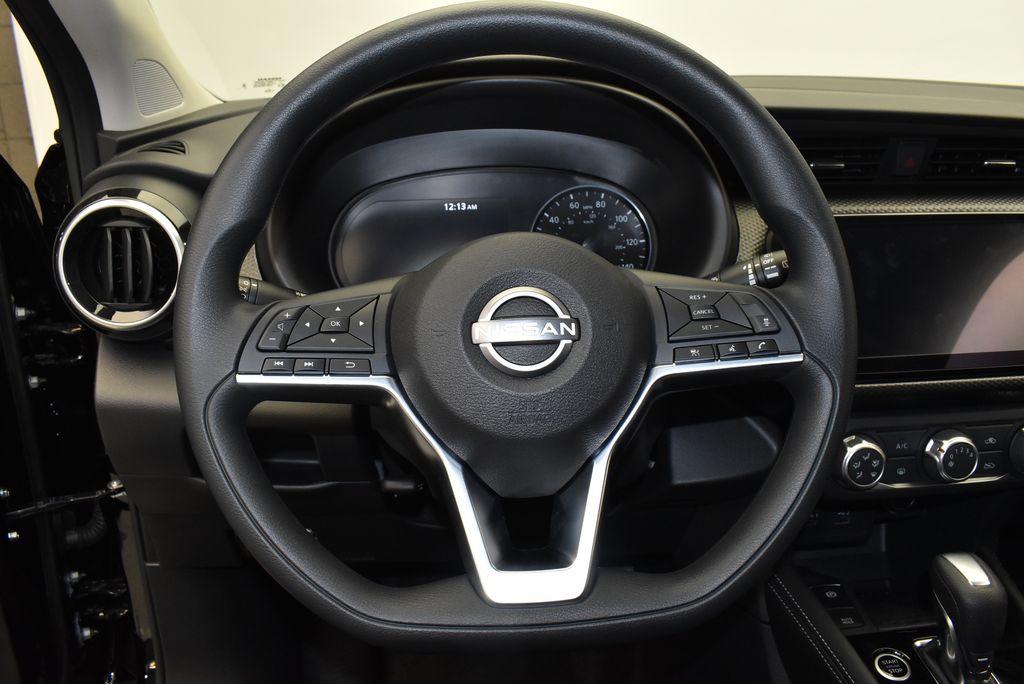 2024 Nissan Kicks SV 16