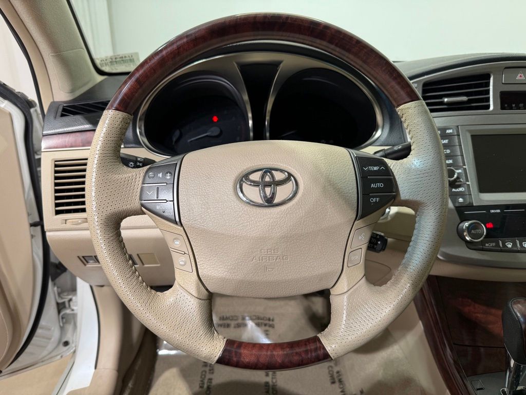 Thumbnail: 2012 Toyota Avalon - 23