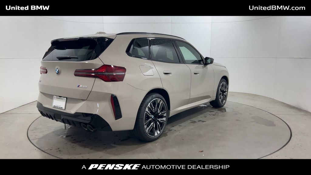 2025 BMW X3 M 8