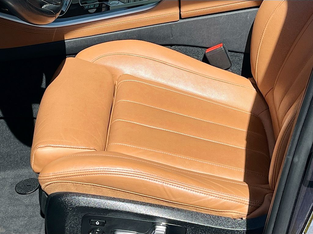 Used 2022 Gray BMW sDrive40i image 19