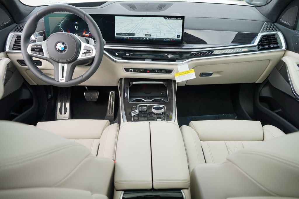 Thumbnail: 2026 BMW X7 - 14