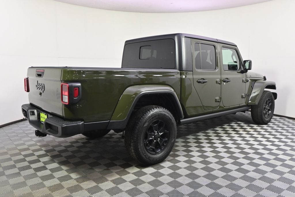 Used 2022 Green Jeep Sport image 7